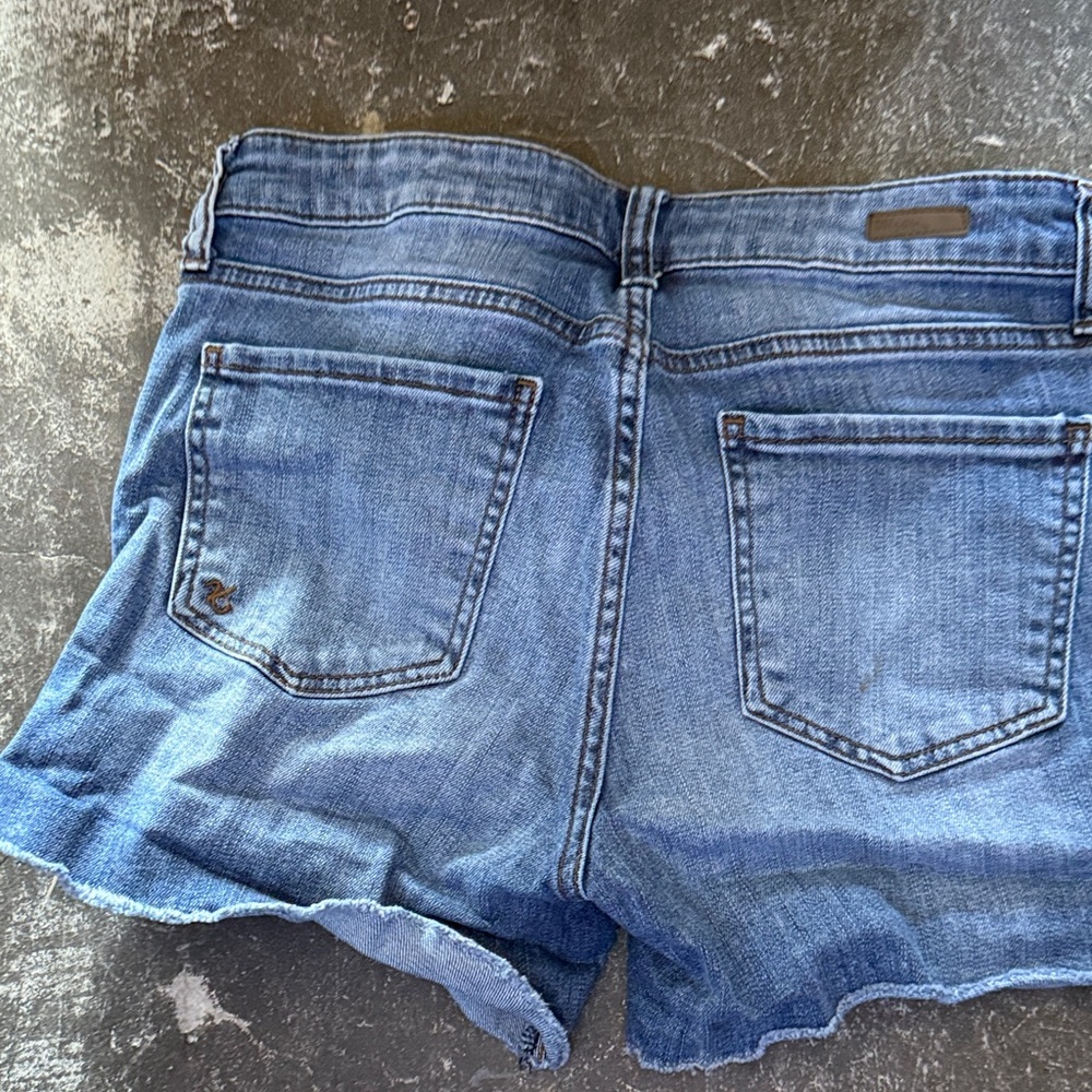 Kut From The Kloth Distressed Fray Blue Jean Shorts - Picture 6 of 6
